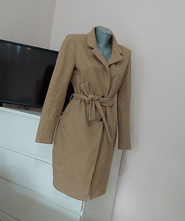 Vila kaput Boja kamel Velicina je S Duzina: 92cm Ramena: 39cm Grudi