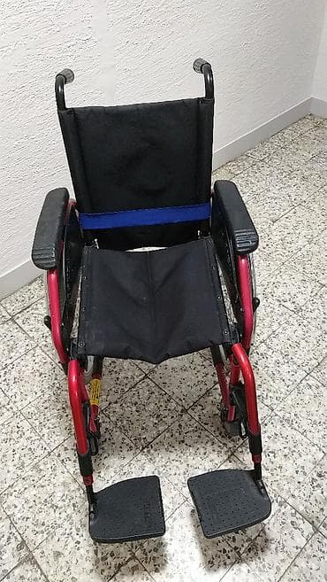 invalidska stolica za wc: Invalidska kolica MEYRA, sklopiva, u odlicnom stanju, sve — 1