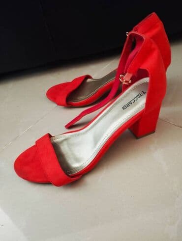 c a kupaći kostimi za punije dame: Sandals, 40 — 4