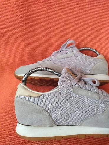 novi sad patike: Reebok patike, odgovaraju broju 40--- Reebok patike u kombinaciji — 7