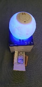 platno za zvucnike: Wireless Speaker Moon Light Sa Promenjivim Bojama i Sa Daljinskim — 1