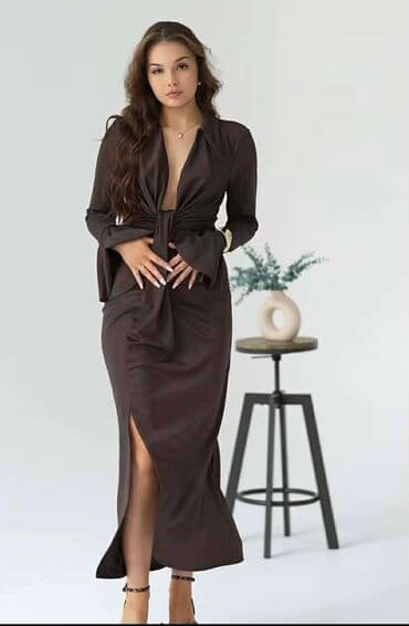 mango bluze i košulje: Elegantna midi haljina sa dubokim V izrezom i dugim rukavima. Model — 2