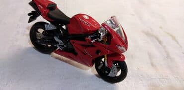 stitnici za ruke za motor: Motor Maisto Triumph ocuvan kao nov — 1