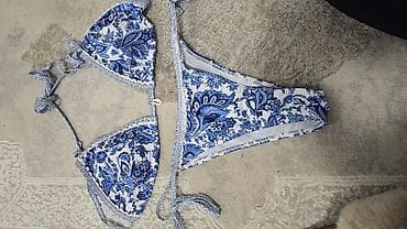 Muška odeća: Dvodijelni kupaći kostim – plavo-beli floralni dezen - Model — 1