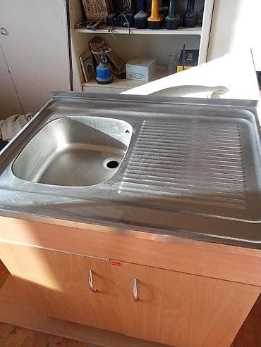 Kuhinjski element sa sudoperom od prohroma 68x80. - Gornja ploča