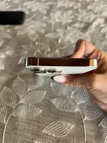 iphone xs 100€: Na prodaju iphone 13 pro 128gb Stanje 9/10 Na telefonu je stavljeno — 5