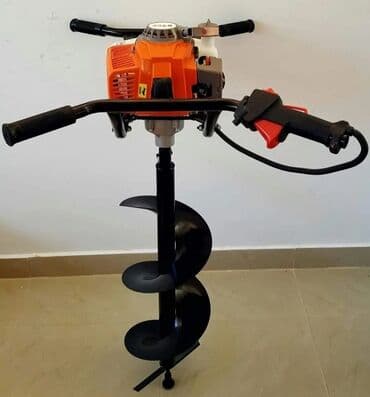 za busenje rupa na kaisu: Prodajem nov i kvalitetan benzinski bušač rupa. Snaga: 52 CC Model — 8