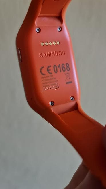 polovno telefoni: Samsung GALAXY Gear – pametni sat, narandžaste boje - Ekran — 8