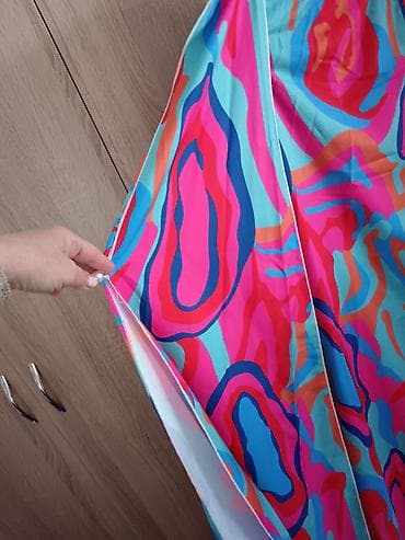 stikle sa biserima: Šarena letnja haljina/pareo sa apstraktnim printom - Model: dugačka — 2