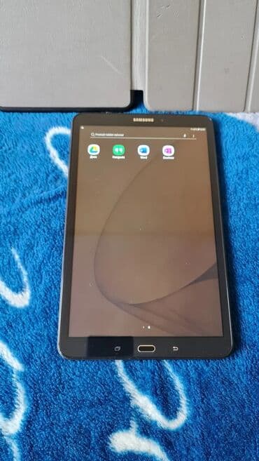 guess torba za laptop: Vrhunski tablet samsung,veliki 10.1 inca,ima za sim karticu, nema — 24