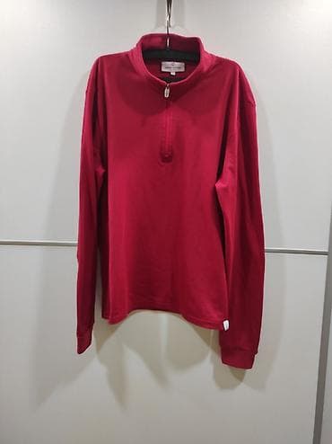 Zenska sportska bluza veličina 54. Poluobim grudi 57, ramena 46