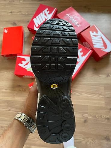 Gležnjače: 3700 din
mn — 4