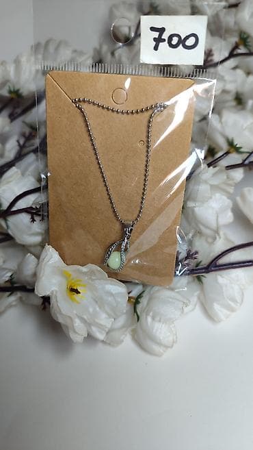 Ogrlica sa privjeskom u obliku suze - Materijal: lanÄiÄ od metalnih na lalafo.rs Ogrlica sa privjeskom u obliku suze - Materijal: lanÄiÄ od metalnih