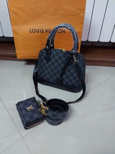 torba za obucu: Cena torbi 2450
Cena kaisa 1.700
Cena novcanika 1.700
Alb sa porezom — 17