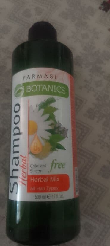 muske trenerke od mikrofibera: Farmasi Botanics herbalni šampon bez silikona i veštačkih boja — 1