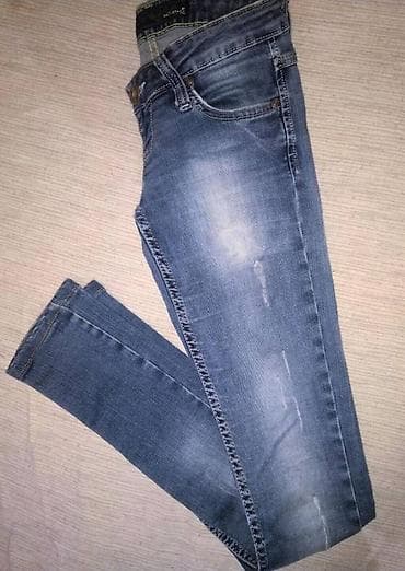 Farmerke XS. Plici model, skroz uske, cepkane, moderne. Bez ostecenja