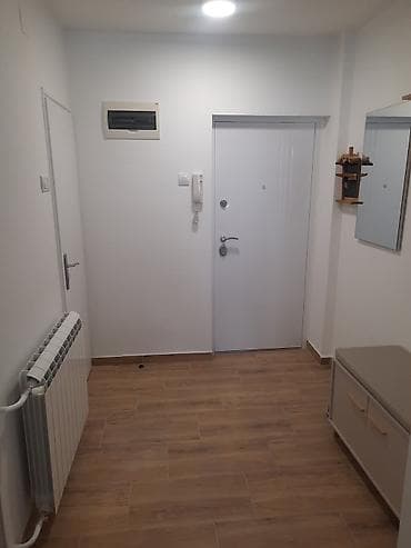 staklene case novi sad: Kompletno renoviran stan,odmah useljiv, poseduje kablovsku — 4