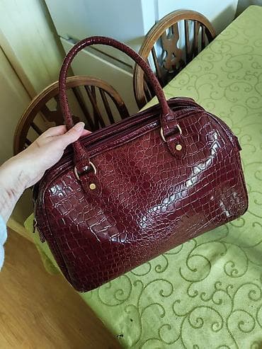 tiffany beograd: Elegantna ženska torba – bordo lak sa kroko teksturom - Materijal — 3