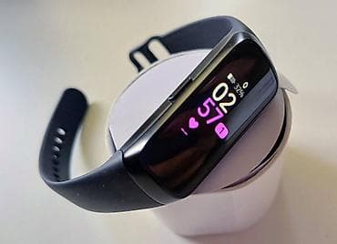 plavi sat: Huawei Watch Fit 4 Sat je nov Uz sat dobijate i tri zamenske — 3