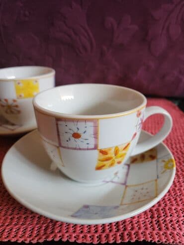 solja za trimer: Solje nove porcelanske za dvoje. Komada. 2. Tacne. 13,5cm. Solje — 10