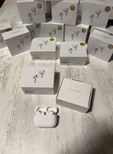 Apple AirPods (različite generacije) - Modeli na fotografijama na lalafo.rs Apple AirPods (različite generacije) - Modeli na fotografijama