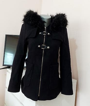 Zara crni kaput 70%vuna Velicina je S Duzina: 66cm Ramena: 37cm na lalafo.rs Zara crni kaput 70%vuna Velicina je S Duzina: 66cm Ramena: 37cm