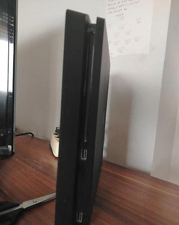 polovni ps4: PS4 Slim1TB, otpuno ispravan i spreman za korišćenje. Konzola radi — 2
