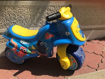 mala sirena igracka: Plsticni deciji motor — 2