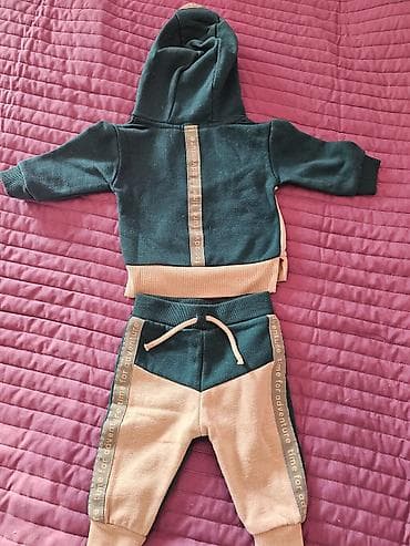 sve sa slike: Dečija trenerka iz dva dela, marke Primark, sa natpisom "Time For — 5