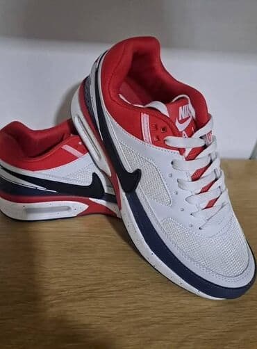 replay is more patike: Nike, 40, color - Red — 1