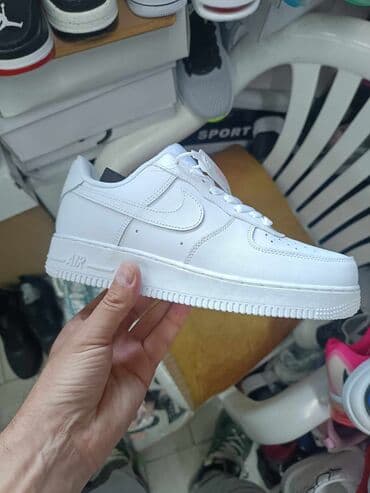 a klasa patika: Nike, 37 — 2