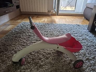 Dečji guralica/balanser trotinet 3 točka – roze/belo - Stabilna na lalafo.rs Dečji guralica/balanser trotinet 3 točka – roze/belo - Stabilna