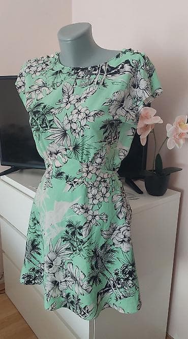 odece: Letnja haljina sa tropskim printom - Model: kratka A-kroja, blago — 3