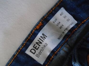 push up pantalone: Bershka farmerke sa cepkanim detaljima, par puta nošene u odličnom — 3