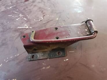 drzac glave za auto sediste: Drzac prednje haube Lada 21213,21214 Niva br.1. Polovno, ocuvano — 8