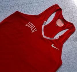 andrija jo majice: Nike DRI-FIT crveni top, NOVO Veličina S Kupljen u Americi — 2