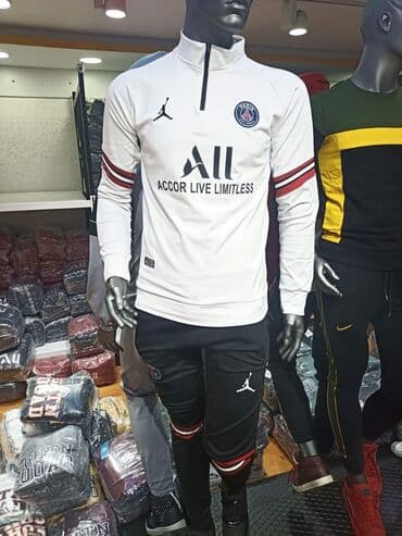 exit trenerke: TOP PONUDA Veličina S M L XL XXL Cena 5300 dinara Moguca zamena — 12