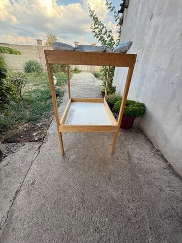 Other kids' furniture: Drveni sto za presvlačenje beba, dizajniran sa stabilnom konstrukcijom — 4