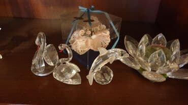 Figure: Swarivski figure-
made in italy — 2