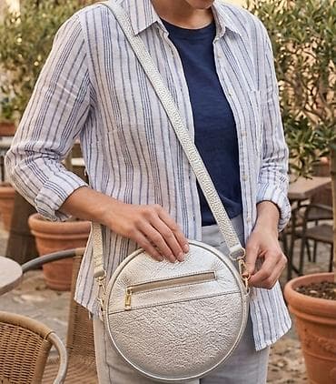 naocare luj viton: Okrugla crossbody torba – metalik srebrna - Moderan okrugli dizajn — 1