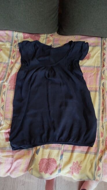 Kućna odeća: Ženska bluza tamnoplave boje. Ležeran, prozračan kroj sa blagim — 1