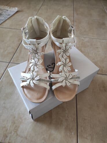c a papuce: Sandals, 37 — 1