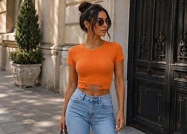 diana: Crop top majica – topla narandžasta boja. - Kratki rukavi i okrugli — 1