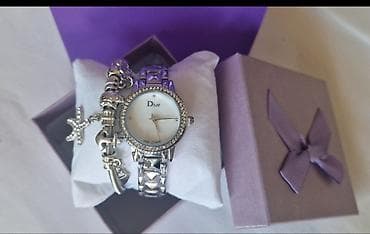 fossil zenski satovi: Elegantni ženski sat Dior sa narukvicom - Okruglo kućište ukrašeno — 1