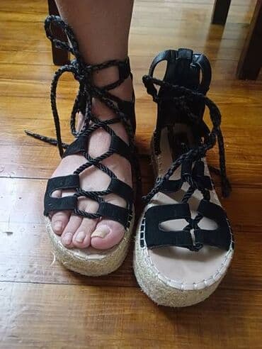 srebrne sandale na štiklu: Sandals, Bershka, 38 — 4