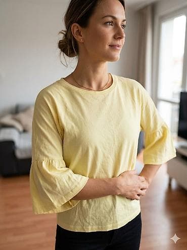 patike a: Ženska majica sa zvonastim rukavima – svetložuta - Model: majica sa — 1