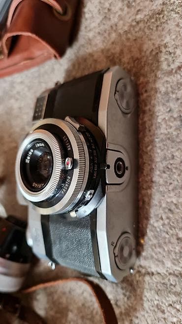 aparat za boks prodaja: **Zeiss Ikon Contaflex analogni fotoaparat sa pratećom opremom** U — 4