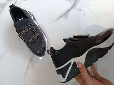 kickers obuca: Broj 36-40
Cena 3500 din — 6