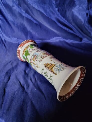 new tekstil: Vaza nova 70te,rucno oslikana Istocna Nemacka. Porcelanska — 8