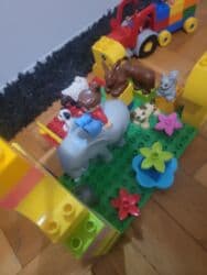 pocepane farmerke za devojcice: Na prodaju Lego duplo set — 11